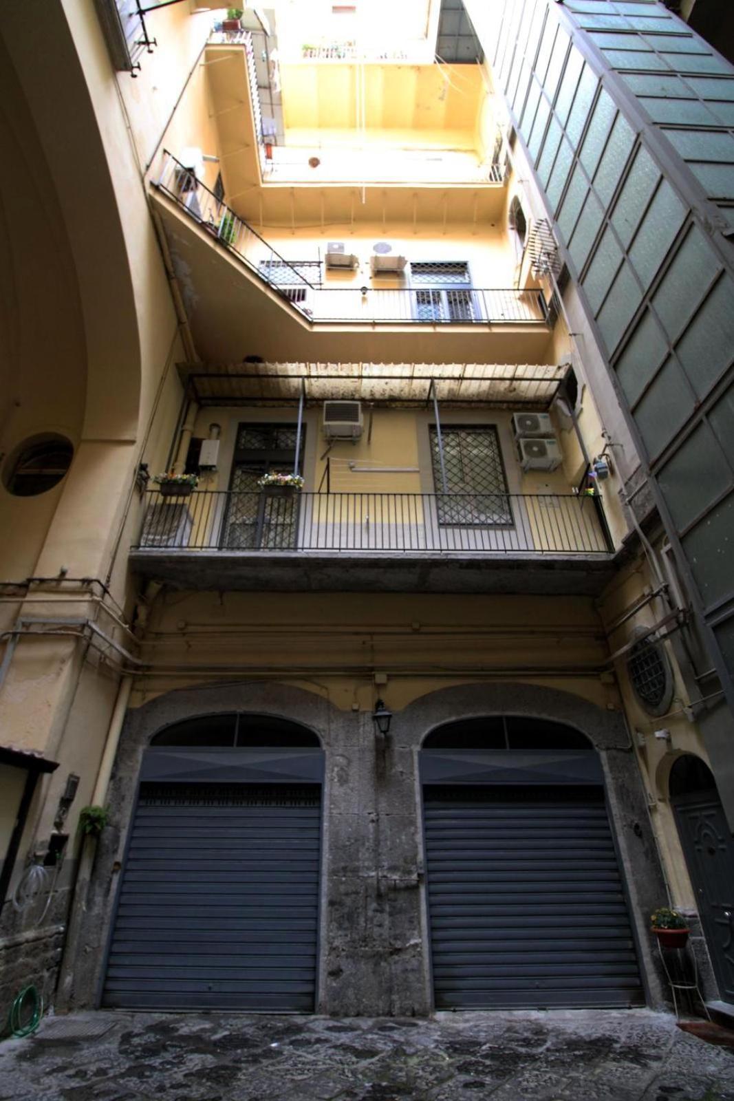 Lizzy'S House Apartment Napoli Bagian luar foto