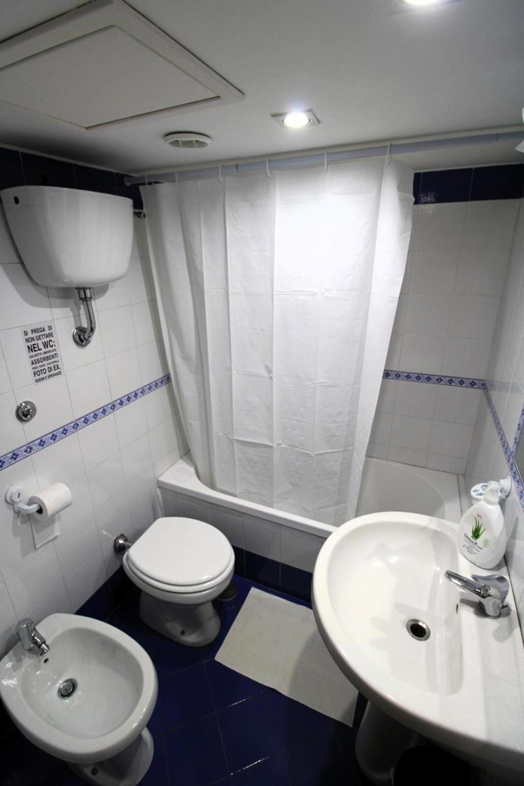 Lizzy'S House Apartment Napoli Bagian luar foto