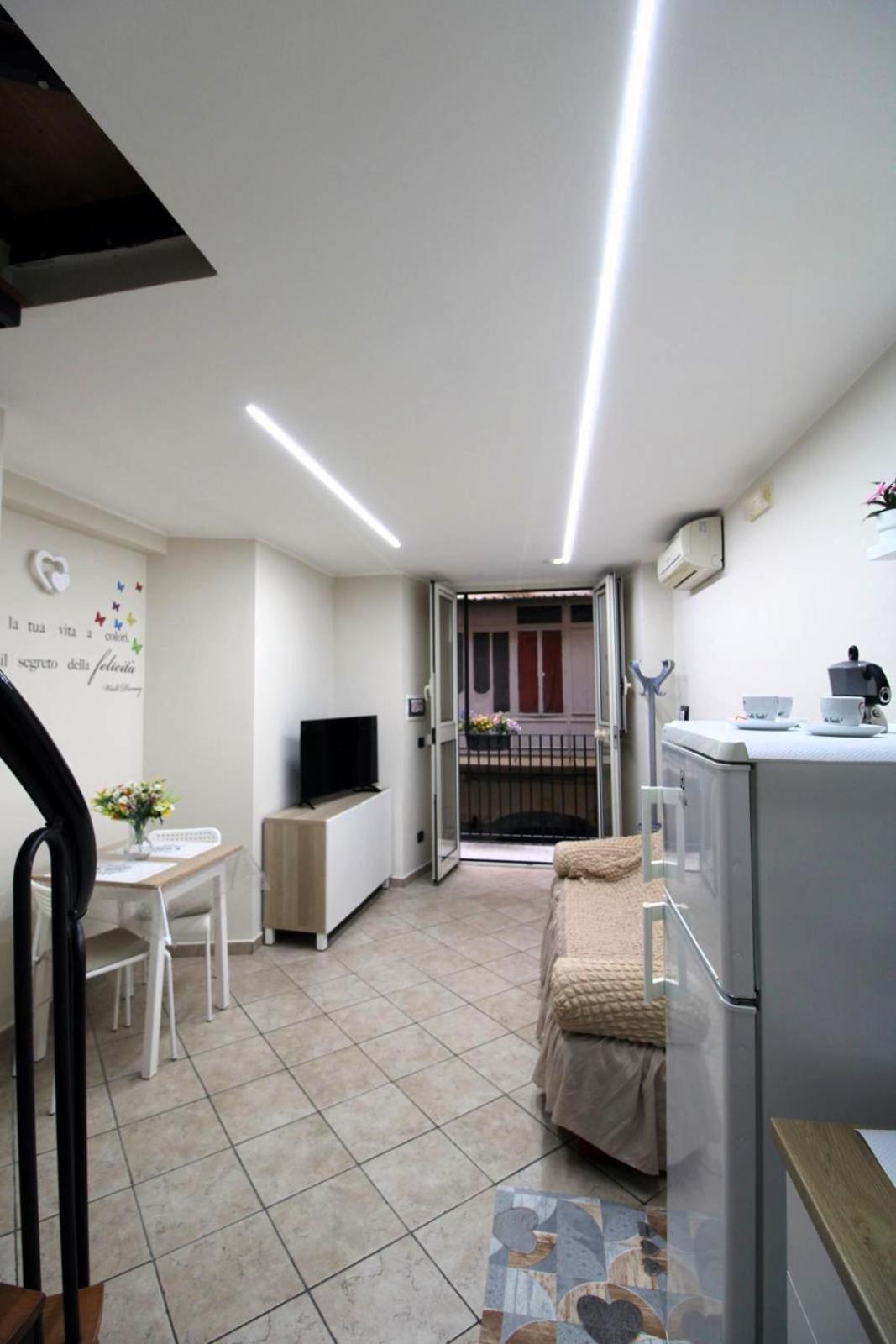 Lizzy'S House Apartment Napoli Bagian luar foto